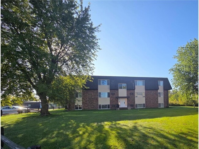 Building Photo - 1918 Greenwood St E