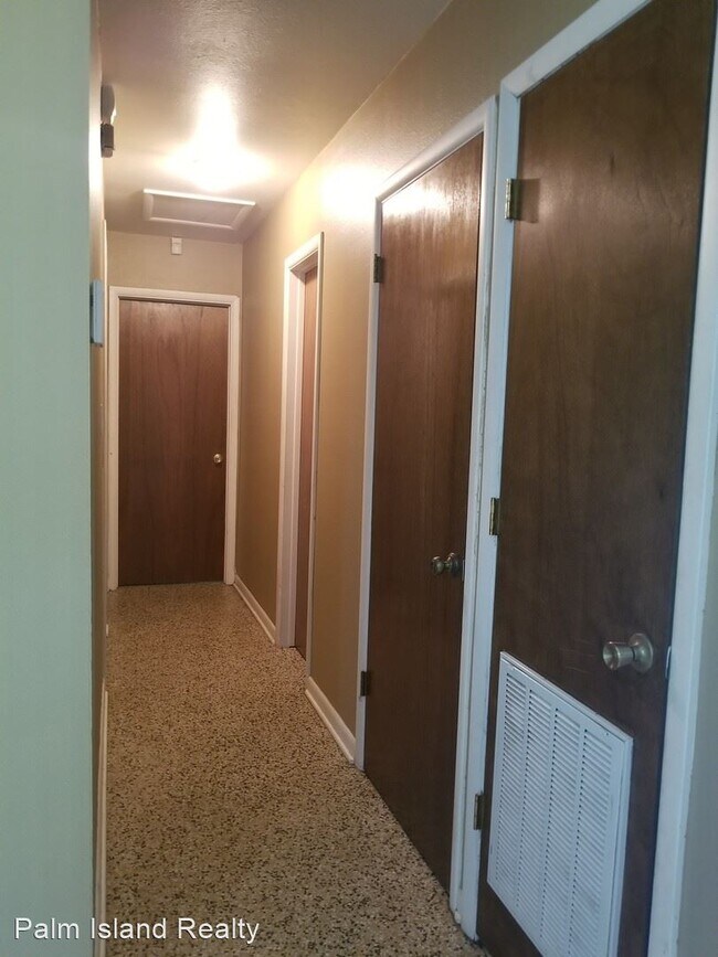 Building Photo - 3 br, 1 bath House - 6008 Bob Head Rd