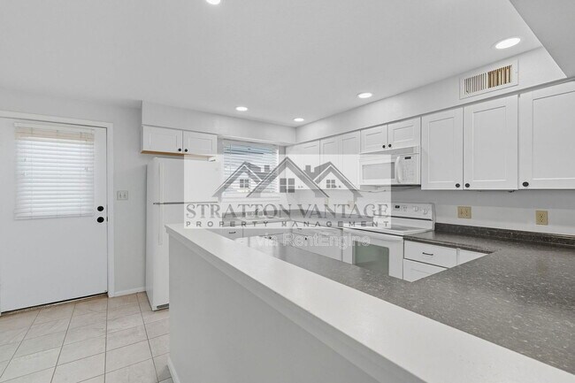 Building Photo - 4114 E Calle Redonda