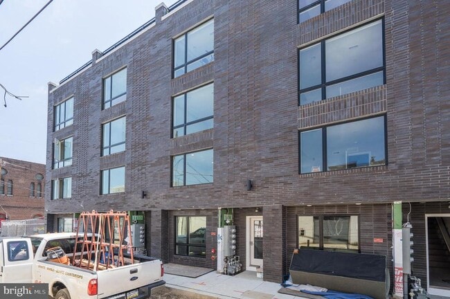 Building Photo - 1432 Clymer St