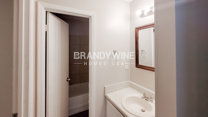 Building Photo - 281 Independence Dr