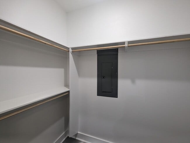 Building Photo - 3 Bedroom/2 Bathroom New Construction Town...