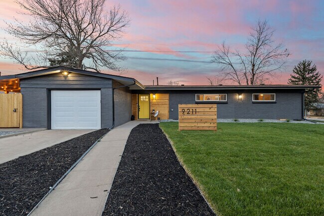 Building Photo - 9211 Highland Pl