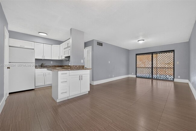 Building Photo - 8701 SW 141st St