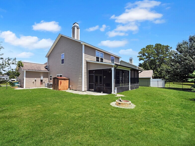 Building Photo - 11 Sand Live Oak Dr