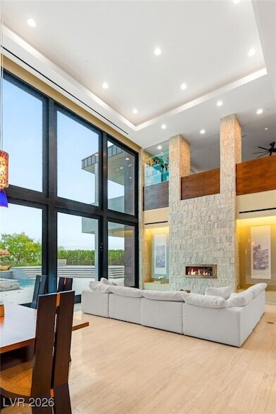 Building Photo - 98 Sun Glow Ln