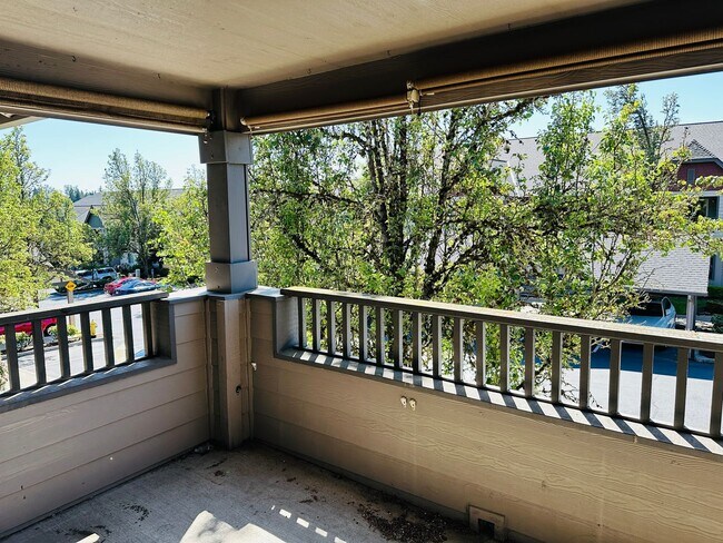 Building Photo - Charming Condo in Terrific Salmon Creek Location