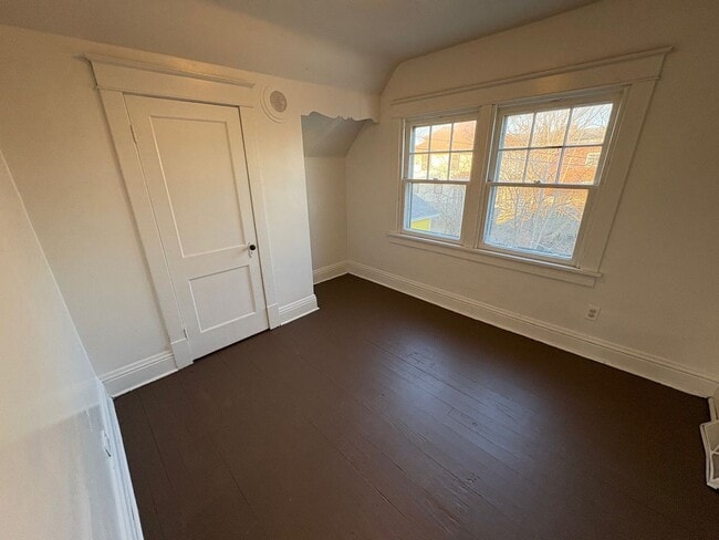 Building Photo - Charming 3-bedroom home located in the heart of Dayton