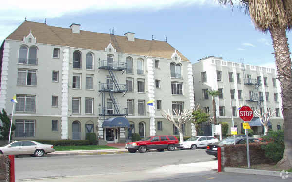 Building Photo - Cochran Apartments