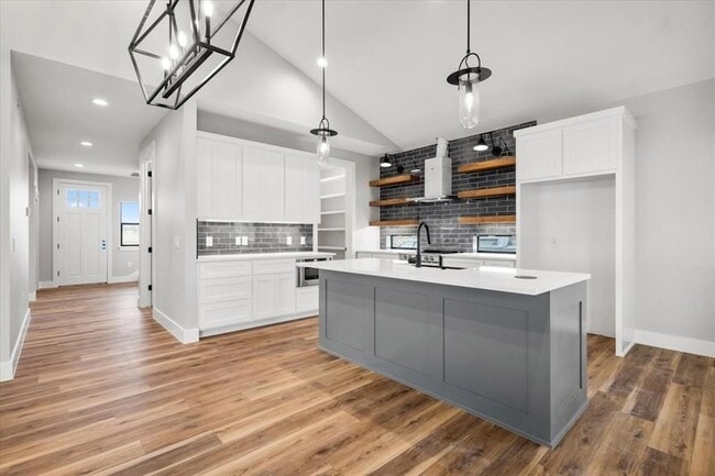 Building Photo - 203 Ave J