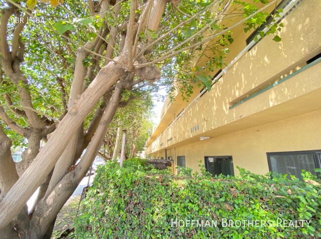 Building Photo - 2726 Abbot Kinney Blvd