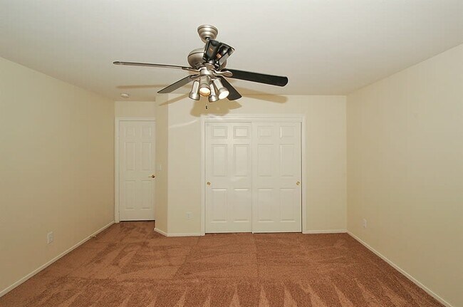 Building Photo - 8913 Wolf Dancer Ave