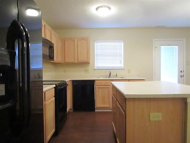 Building Photo - 12440 Rose Haven Dr