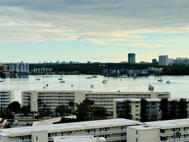 Building Photo - 18041 Biscayne Blvd