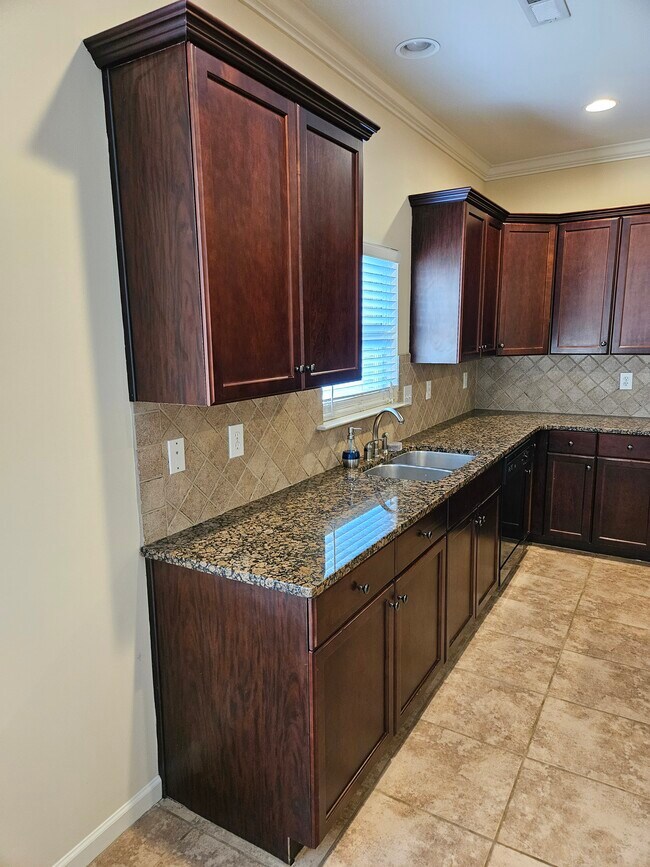 Building Photo - 53 Maple Grove Blvd SW