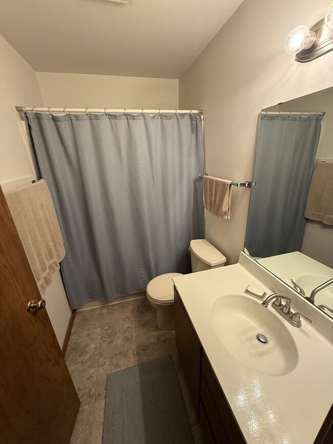 Building Photo - 1302 Mound St