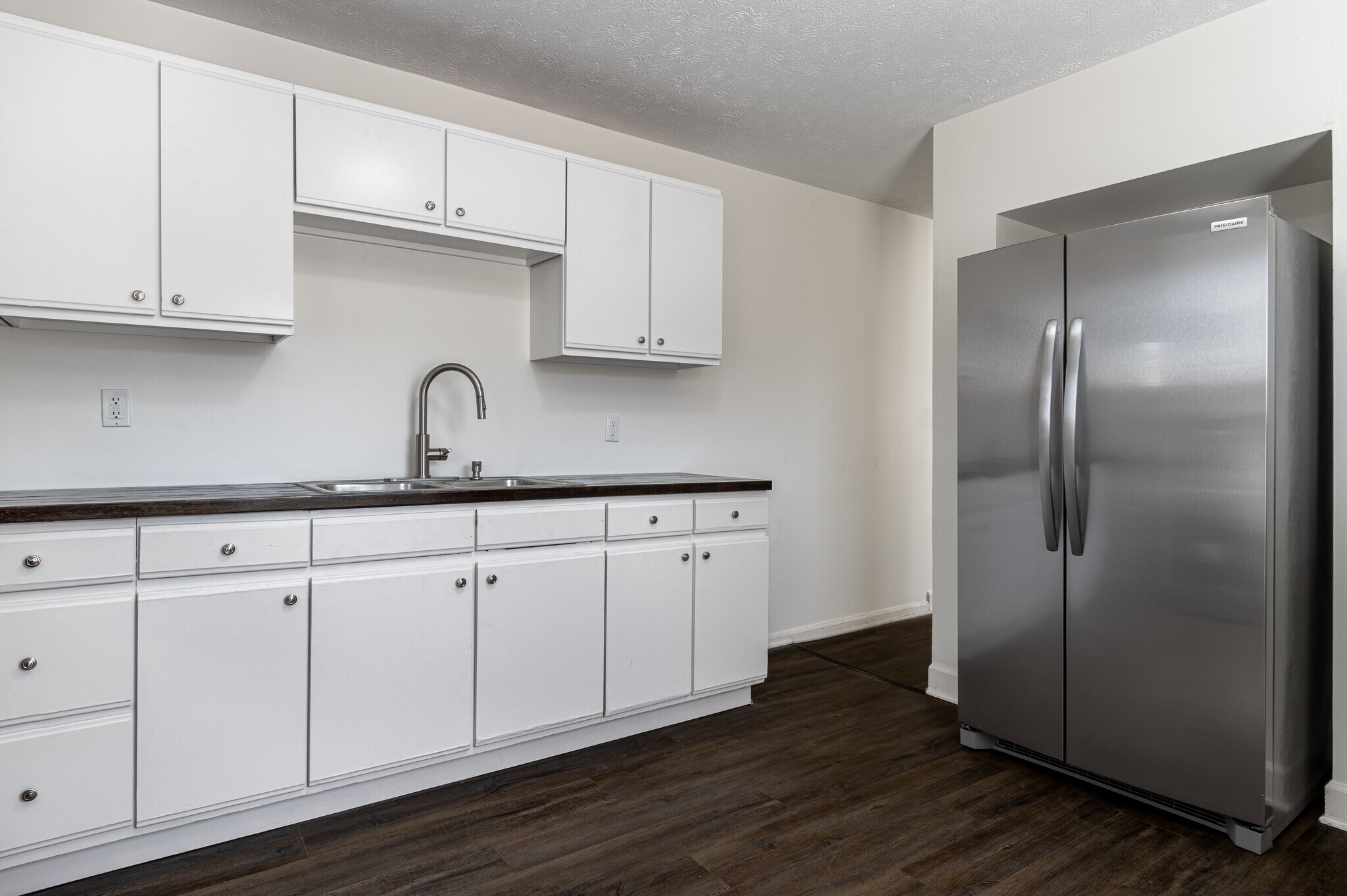 Building Photo - 408 E Beecher St