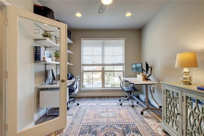 Building Photo - 18505 McKay Cove