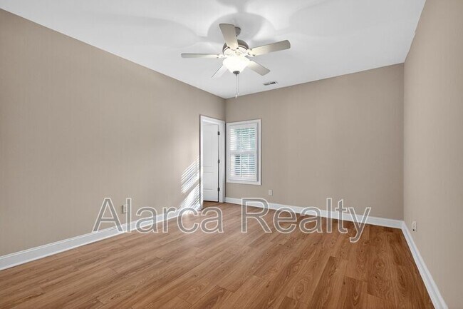 Building Photo - 8723 Whistlers Chase Dr