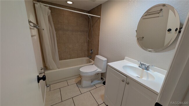 Building Photo - 5334 W Customer Ct