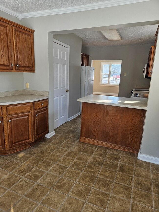 Building Photo - Large Cape Cod