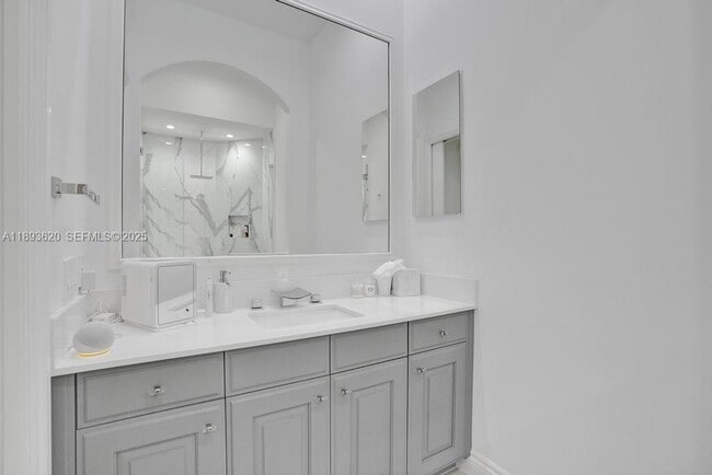 Building Photo - 1516 Island Blvd