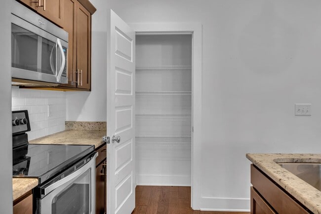 Building Photo - Cottage Park Home