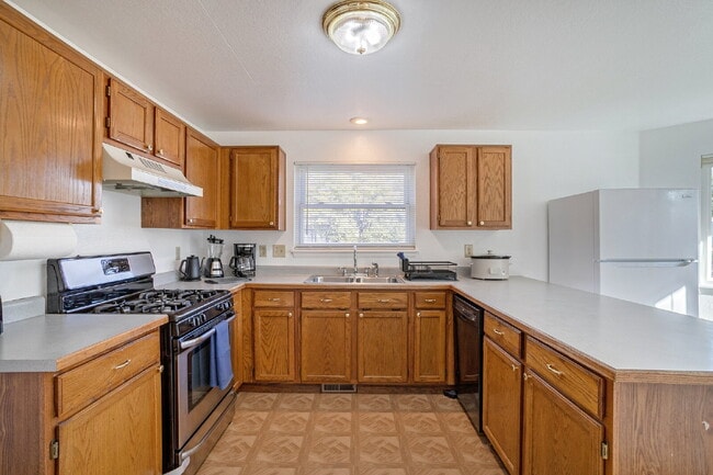 Building Photo - Private Room with a shared bath for Rent in Westminster!!!