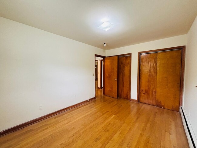 Building Photo - 121 Hearthstone Dr