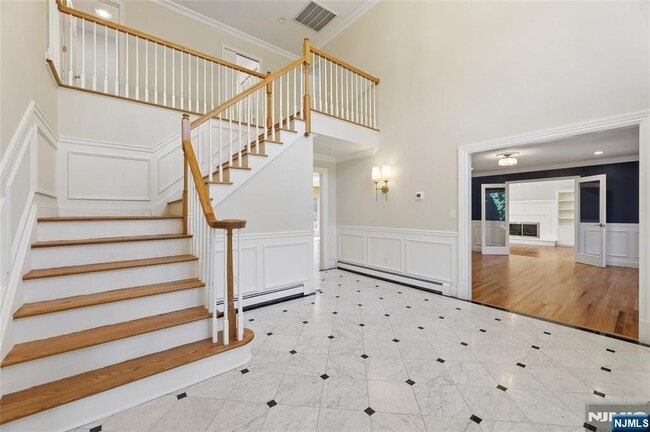 Building Photo - 2 W Saddle River Rd