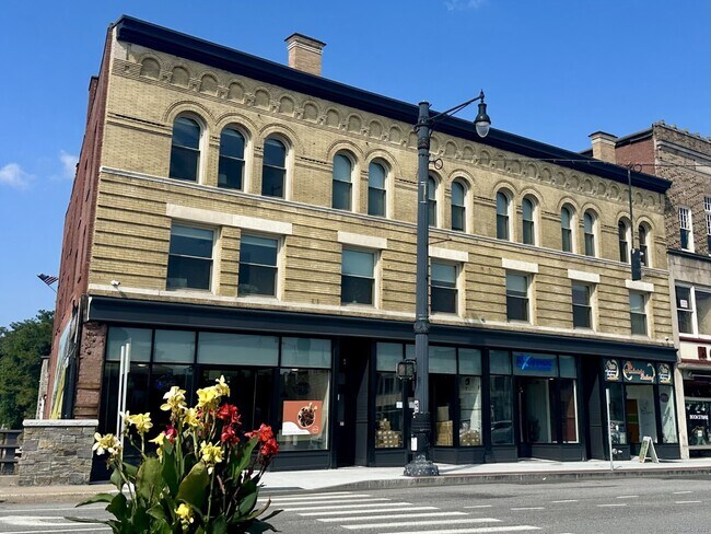 Primary Photo - 11 Main St