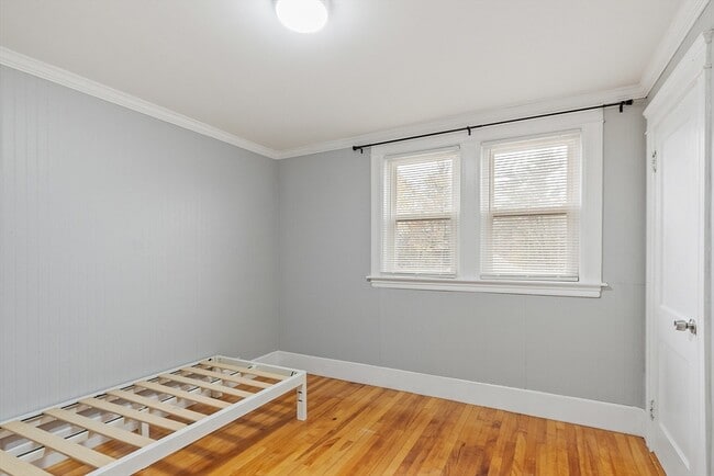 Building Photo - 577 Chandler St