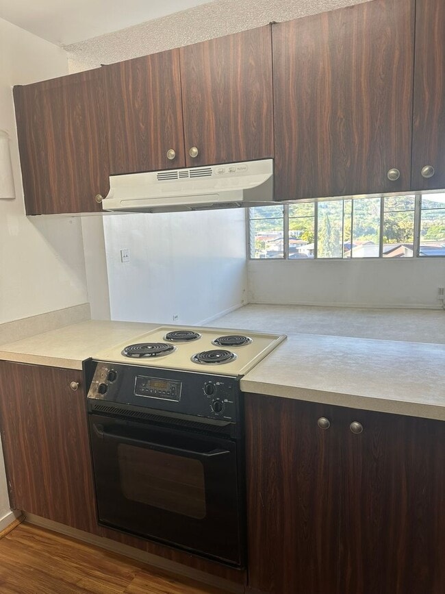 Building Photo - Fairway Gardens – 2 BD / 1 BA / 1 PK Spacious & Convenient Condo Living