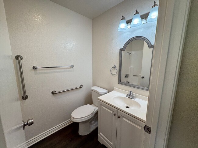 Building Photo - 1 Bedroom, 1 Bath - 55+ Senior Living Community