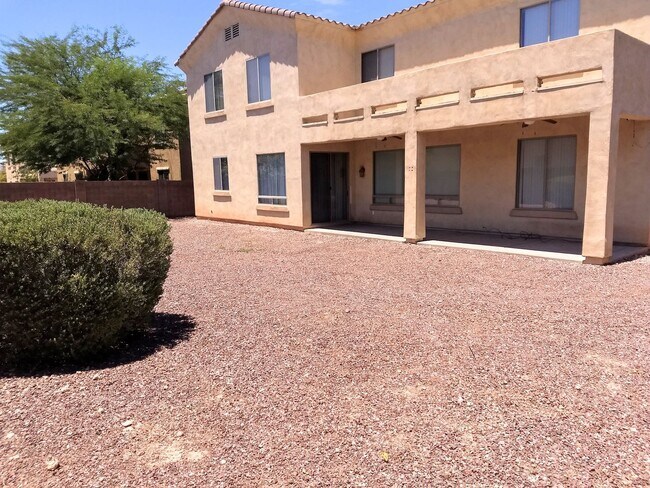 Building Photo - HUGE 5 bedroom, 3 bathroom in Glendale