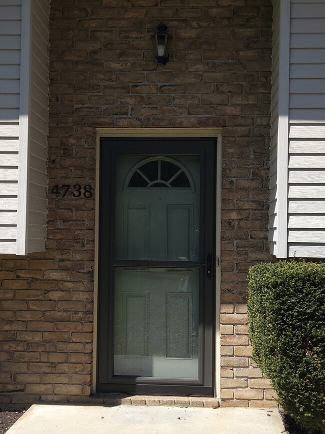 Building Photo - 4738 Grand Valley Rd