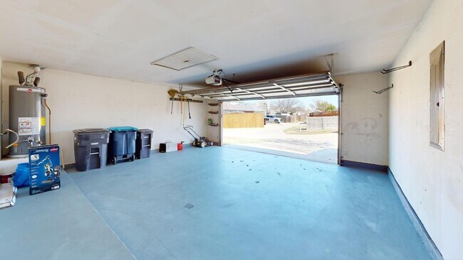 Building Photo - 7812 Silver Sage Dr