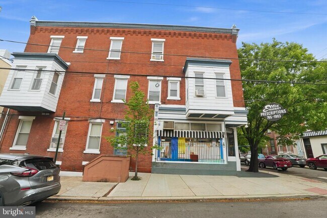 Building Photo - 2441 Brown St