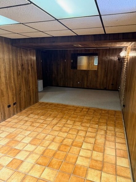 Building Photo - 1630 W Greenwood Ave
