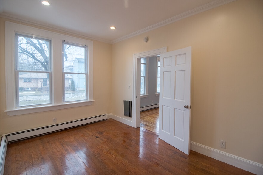 2nd Bedroom - 74 Burnett Ave