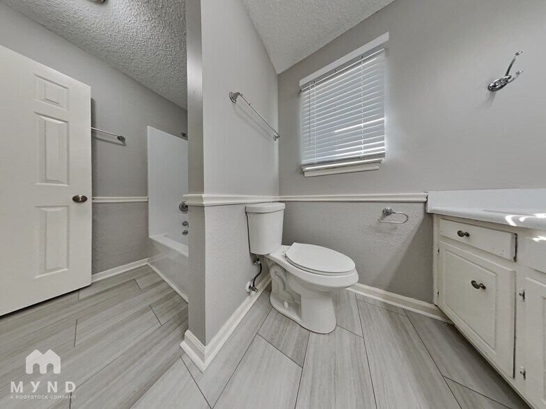 Building Photo - 2981 Owendale Dr