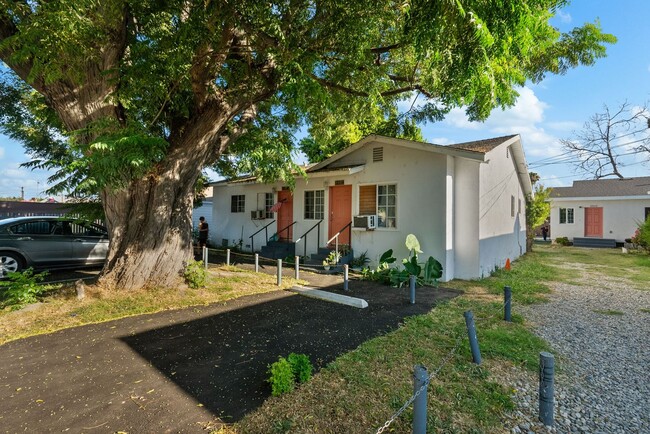 Primary Photo - Newly remodeled house in a private locatio...