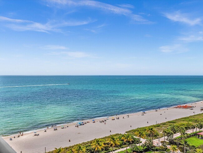 Building Photo - 2655 Collins Ave