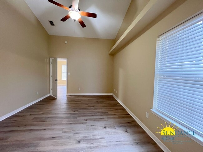 Building Photo - Beautiful 3 Bedroom Home in Hidden Bay Village