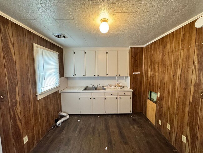 Building Photo - 2/1 House in Shelby, NC - House will be deep cleaned