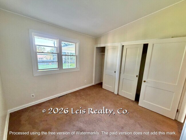 Building Photo - 106 W Harmon Dr