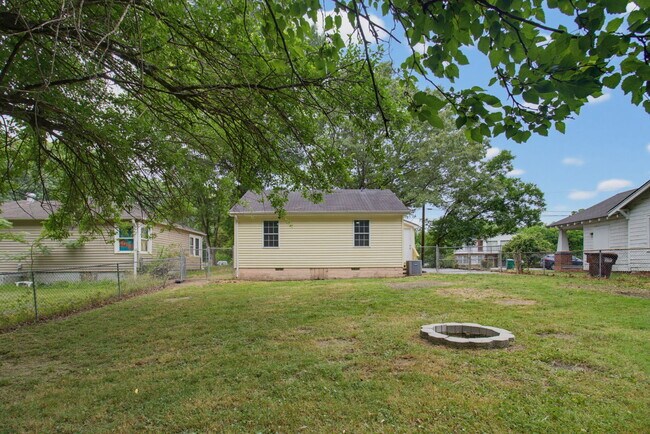 Building Photo - 931 Marlboro St