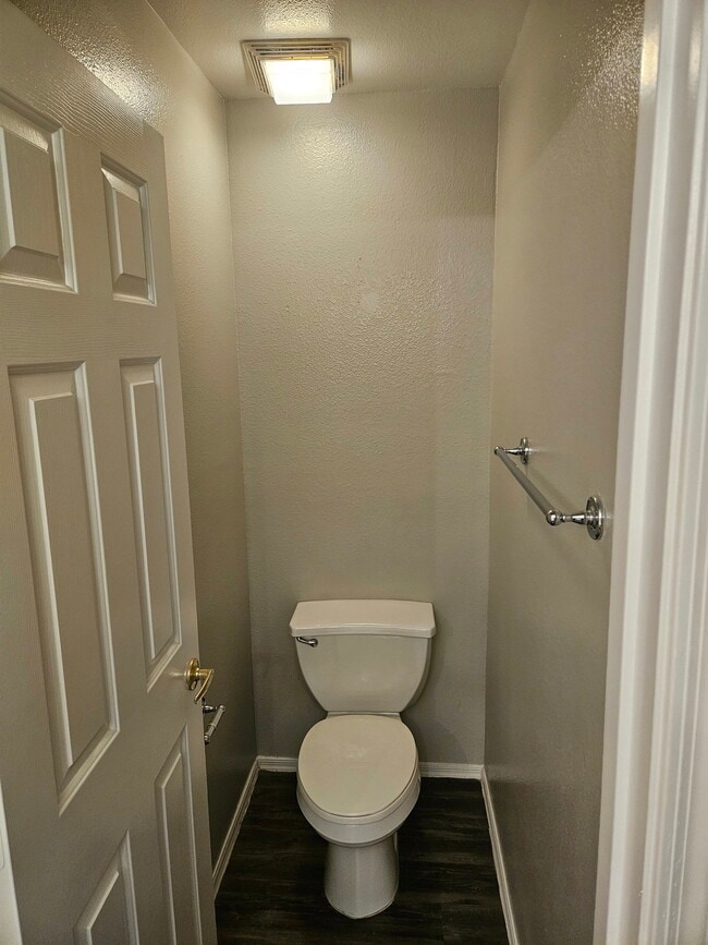 Building Photo - 7520 E Earll Dr