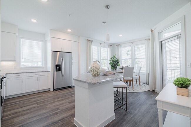 Primary Photo - Live Rent-Free for 8 Weeks + Pocket a $500...