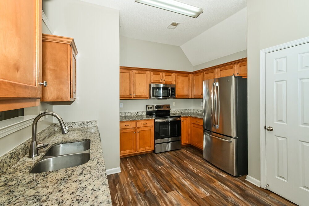 Building Photo - 1176 Warwick Pl
